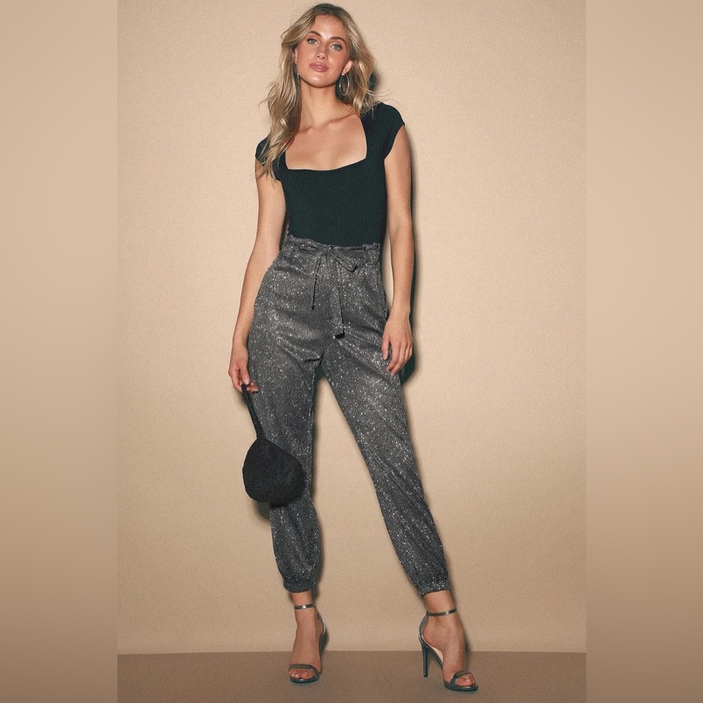 Lulu’s paper bag silver/glittery pants